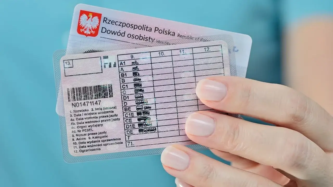 Polskie prawo jazdy i dowód osobisty. Sprawdź, ile jest ważny kurs na prawo jazdy, patrząc na datę ważności uprawnień.