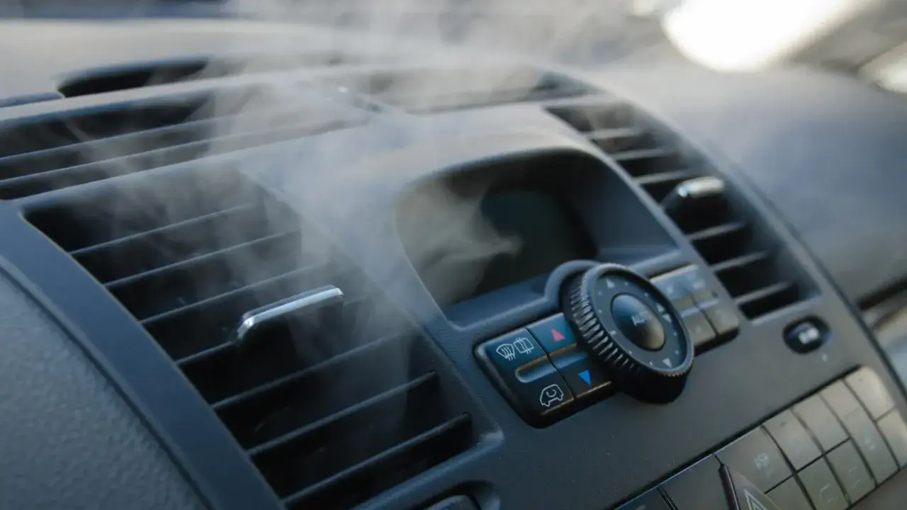 Ozonowanie samochodu: Zrób to sam! Świeże wnętrze, bez ryzyka