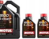 Trzy opakowania oleju silnikowego Motul 8100 X-clean+ SAE 5W30. Wybór między Motul czy Valvoline? Ten olej to świetna opcja.