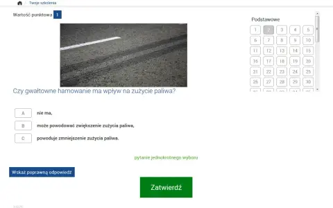 Egzamin kwalifikacja wstępna przyspieszona. Pytanie o wpływ gwałtownego hamowania na zużycie paliwa, z widocznymi śladami opon na asfalcie.