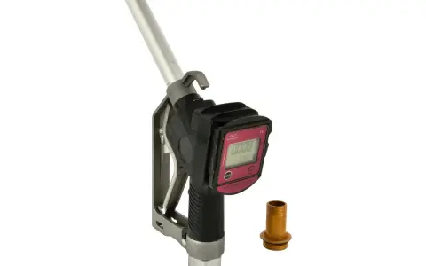 Pistolet do paliwa z cyfrowym wyświetlaczem i adapterem. Czy pistolet od diesla wejdzie do benzyny? To pytanie nurtuje wielu kierowców.
