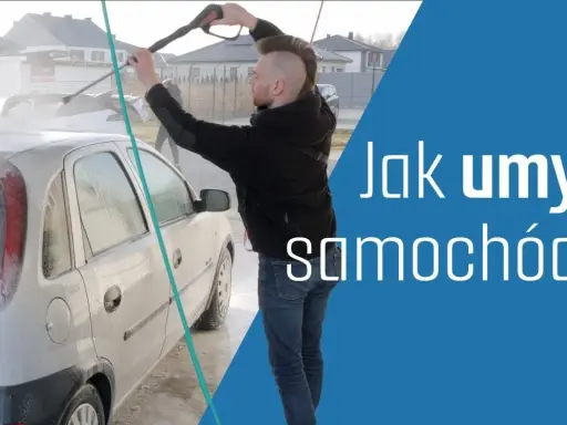 Jak tanio umyć auto na myjni bezdotykowej? Triki eksperta!