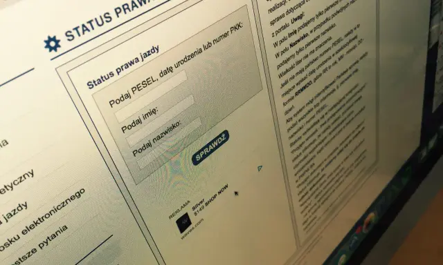 Sprawdź status prawa jazdy, wpisując PESEL, imię i nazwisko. Dowiedz się, ile czeka się na prawo jazdy.