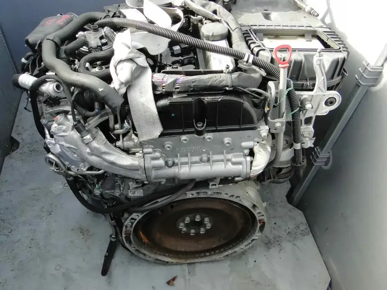 Silnik Mercedesa W212. Zastanawiasz się, jaki silnik wybrać? Ten V6 z pewnością zapewni moc i komfort.